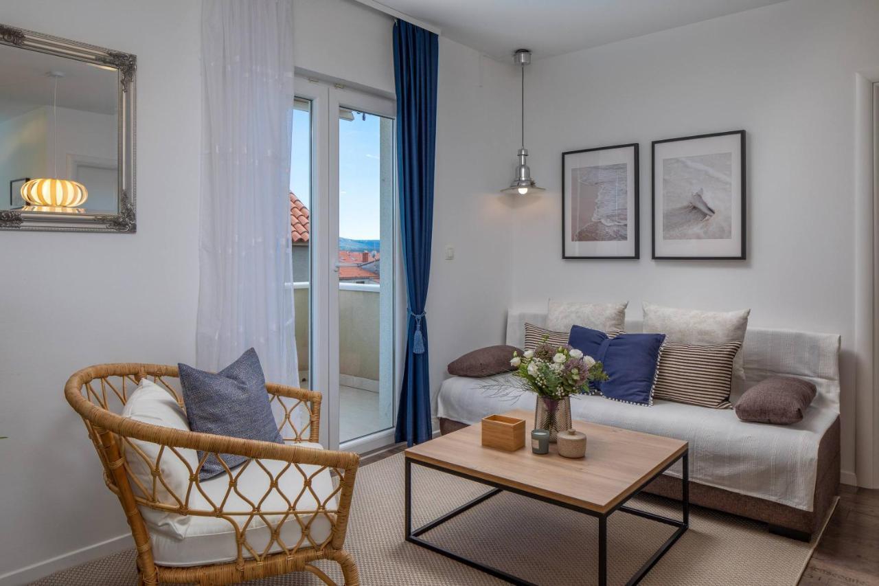 Apartments Valentina Бол Екстер'єр фото